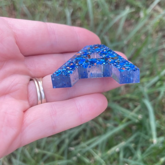 Initial Keychain A Handmade With Resin - Picture 5 of 6